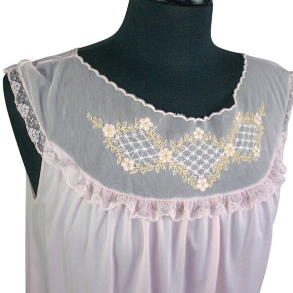 Vintage Philmaid Long Pastel Pink Nightgown Embroidered Ruffle Lace M - Picture 2 of 4